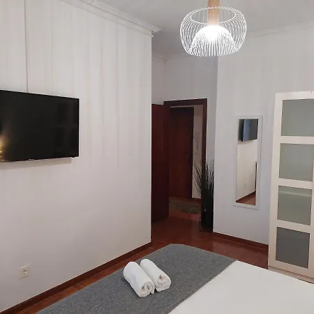 Piso Luminoso, Amplio Y Tranquilo En Casco Viejo Bilbau