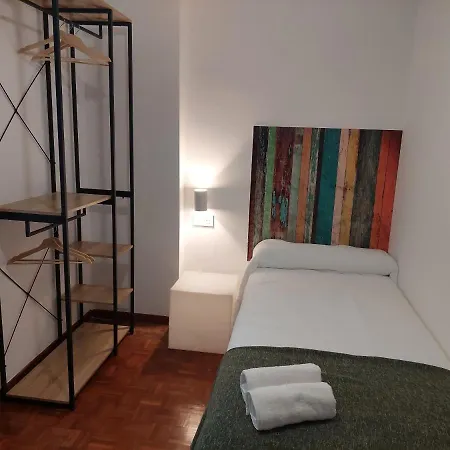 Apartamento Piso Luminoso, Amplio Y Tranquilo En Casco Viejo