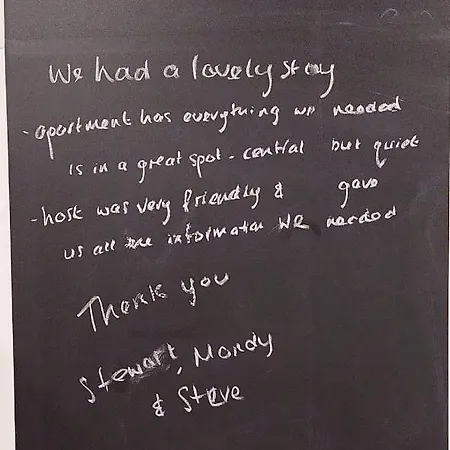 Piso Luminoso, Amplio Y Tranquilo En Casco Viejo Daire