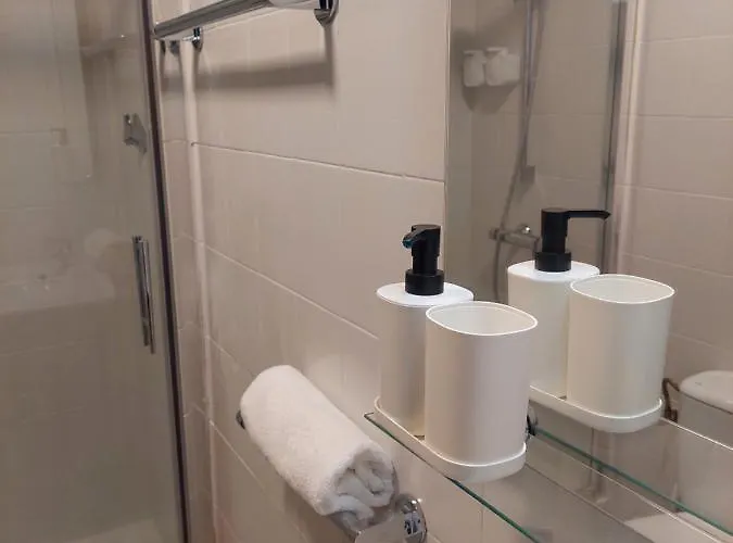 Apartamento Piso Luminoso, Amplio Y Tranquilo En Casco Viejo *