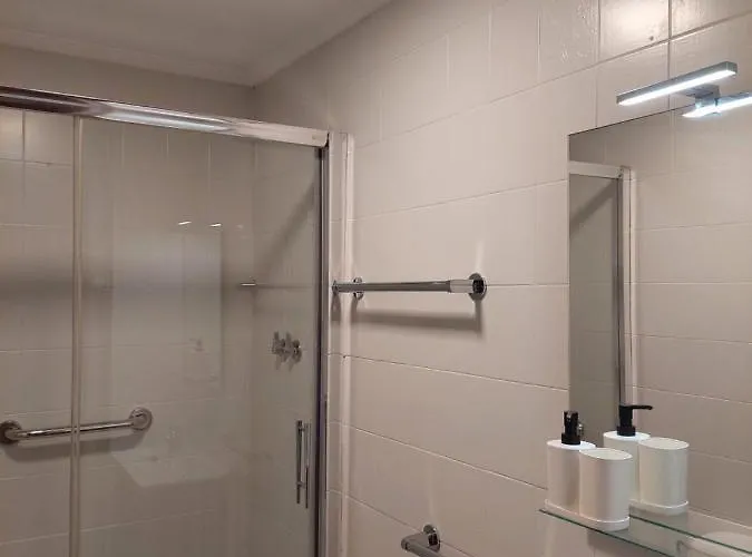 Piso Luminoso, Amplio Y Tranquilo En Casco Viejo * Bilbau